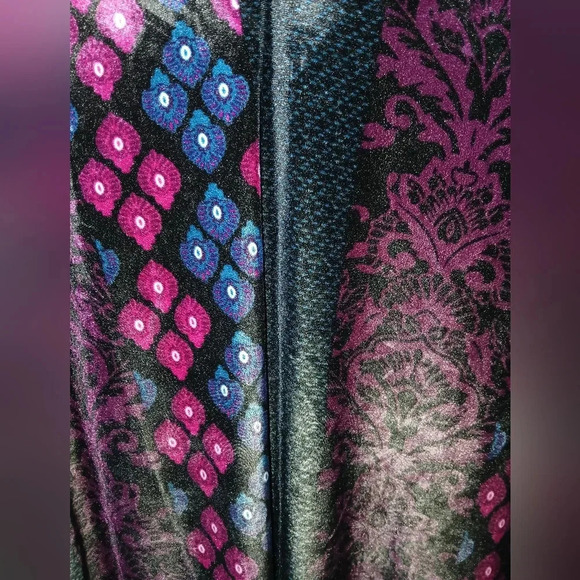 Chico's Velvet Jeweltone Top size Medium Witchy Goth Fall Holidays - Picture 3 of 8